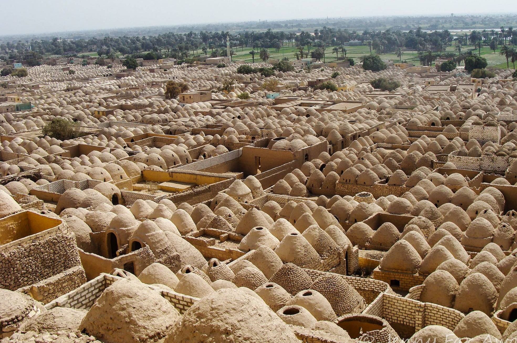 دریای بی پایان قبرها در «شهر مردگان» مصر + عکس