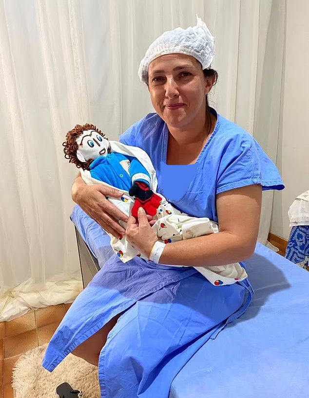 زن جوان از عروسک پارچه ای باردار شد! + عکس
