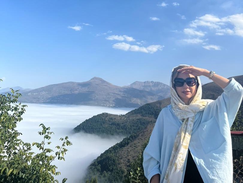 عکس عاشقانه شبنم قلی خانی و همسرش بر فراز قله کوه!
