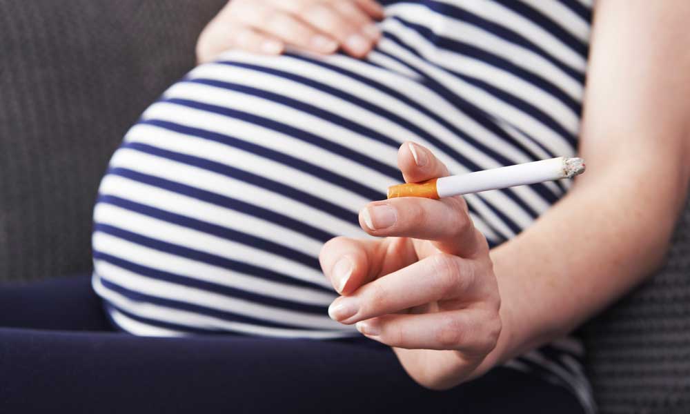استعمال دود سیگار برای زنان باردار؛جبران ناپذیر و وحشتناک