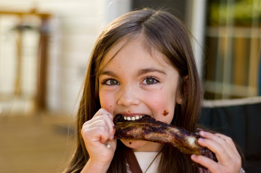 تشویق کودکان به خوردن گوشت